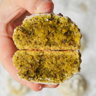 Pistachio Amaretti