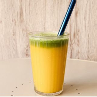 Zumo De Mango Con Pepino Y Limón