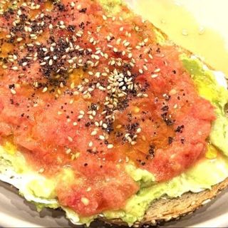 Tosta Aguacate & Tomate