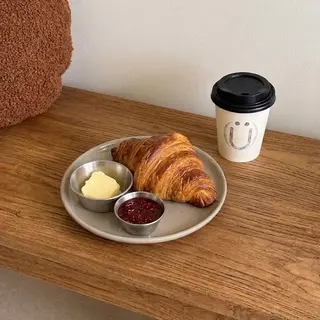 café & croissant