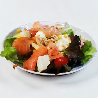 Ensalada De Salmón