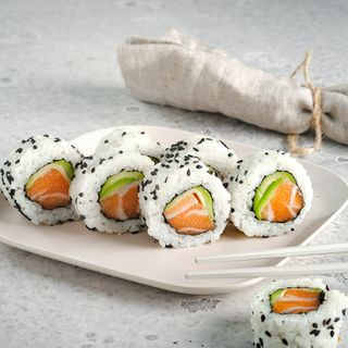 Uramaki De Salmón (9 Uds.)