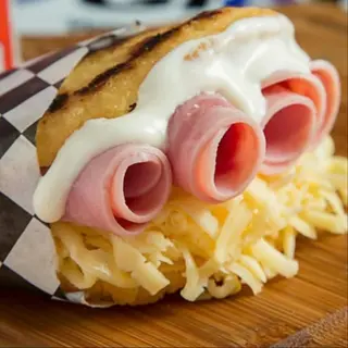 Arepa De Jamón Y Queso