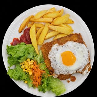 Cachopo De Ternera De Jamon Y Queso, Ensalada, Patatas