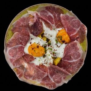 Huevos Rotos, Patatas, Jamón Ibérico Y Dos Huevos