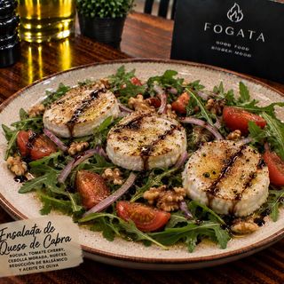 Ensalada de queso de cabra