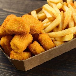 Nuggets De Pollo Con Papas Fritas