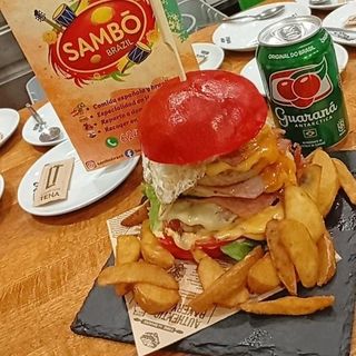 Sambo triple burger