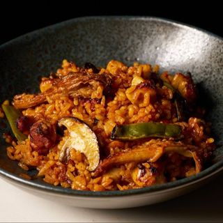 Arroz seco de pollo