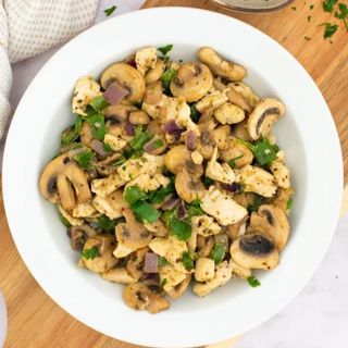 Pollo Con Champiñones 