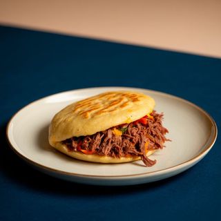 Arepa De Mechada