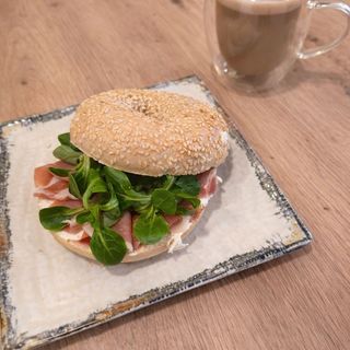 Bagel Serrano