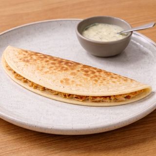 Quesadilla De Pollo Y Queso