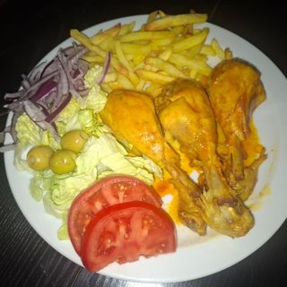 Guiso de 3 muslos de pollo y Patatas