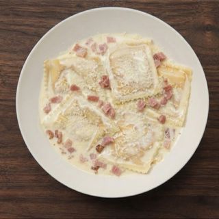 Ravioli E Spinaci Panna E Prosciutto
