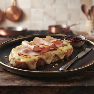 Tostada De Queso Y Jamón De Pavo Braseado
