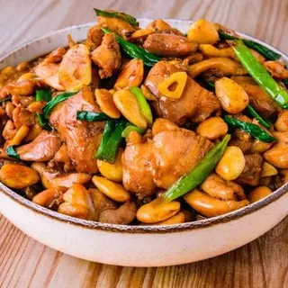 Pollo Con Bambú Y Setas Chinas