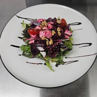 Ensalada De Remolacha Con Queso Feta Y Nueces