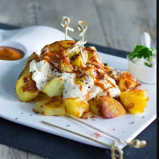Patatas Bravas Y Ali Oli
