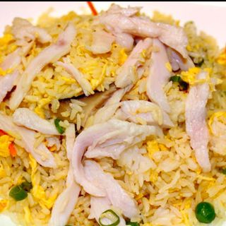 Arroz frito con pollo