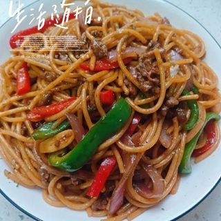 Tallarines frito con ternera