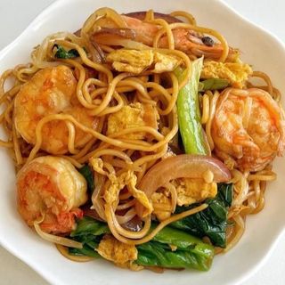 Tallarines frito con gambas