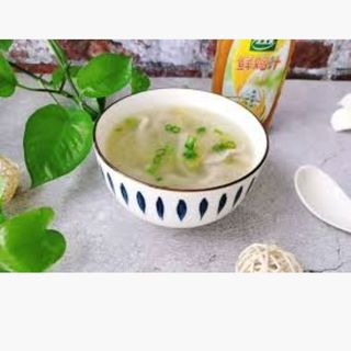 Sopa de fideos chinos con pollo