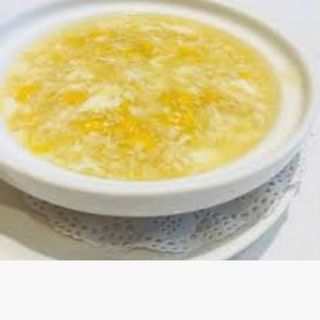 Sopa de pollo con maiz