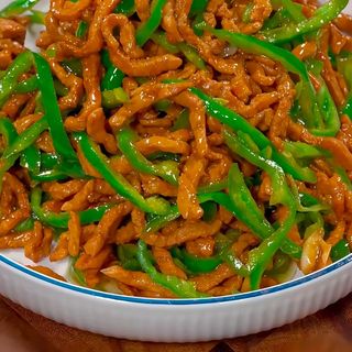 Ternera con pimientos verdes 