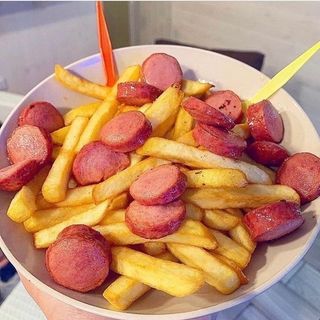 Salchipapa