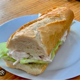 Pan Con Pollo