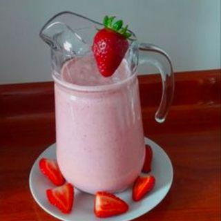 Jugo De Fresa Con Leche