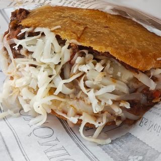 Arepa De Carne Mechada
