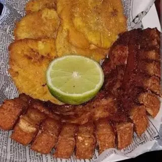 Chicharrón Con Patacón