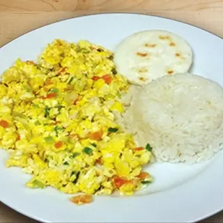 Arepa Con Arroz Y Perico