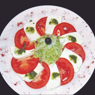 Ensalada De Queso Fresco y Tomate