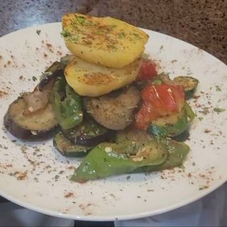 Parrillada De Verduras Con Salsa Romesco