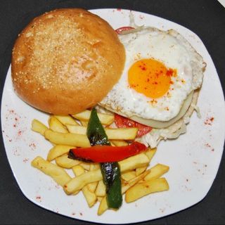 Bocadillo De Hamburguesa Completa