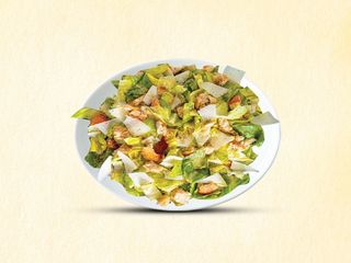 Ensalada ceasar con pollo.  10.90