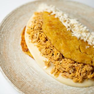 Cachapa Con Pollo Mechado