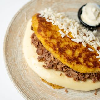 Cachapa Con Pernil