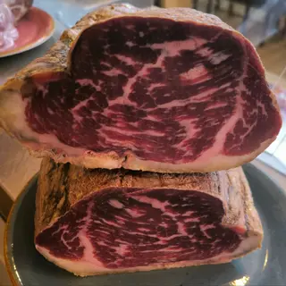 Cecina De León