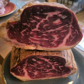 Cecina De León