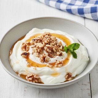 Yogur Griego Con Miel De Flores Y Nueces