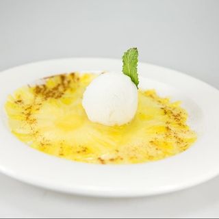 Carpaccio de piña