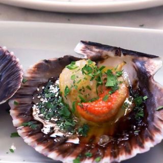 Zamburiñas con ajo y perejil