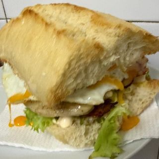 Bocadillo chivito