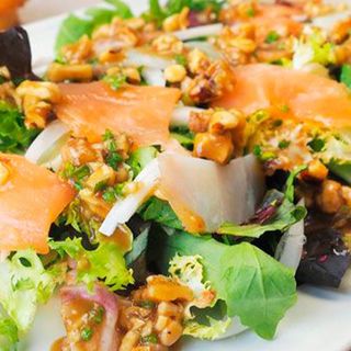 Ensalada de salmón ahumado