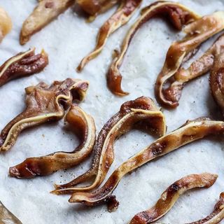 Oreja en chuletitas y pimentón