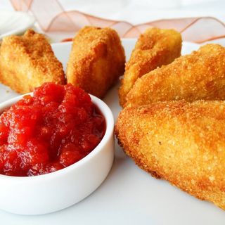 Queso frito con mermelada de tomate
